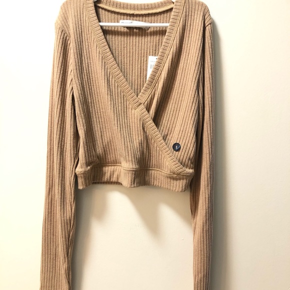 [Brand New]A&F Wrap Front Top Tan Small - Picture 5 of 6